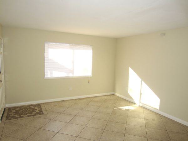 5265 Yosemite Dr - Photo 2 of 8