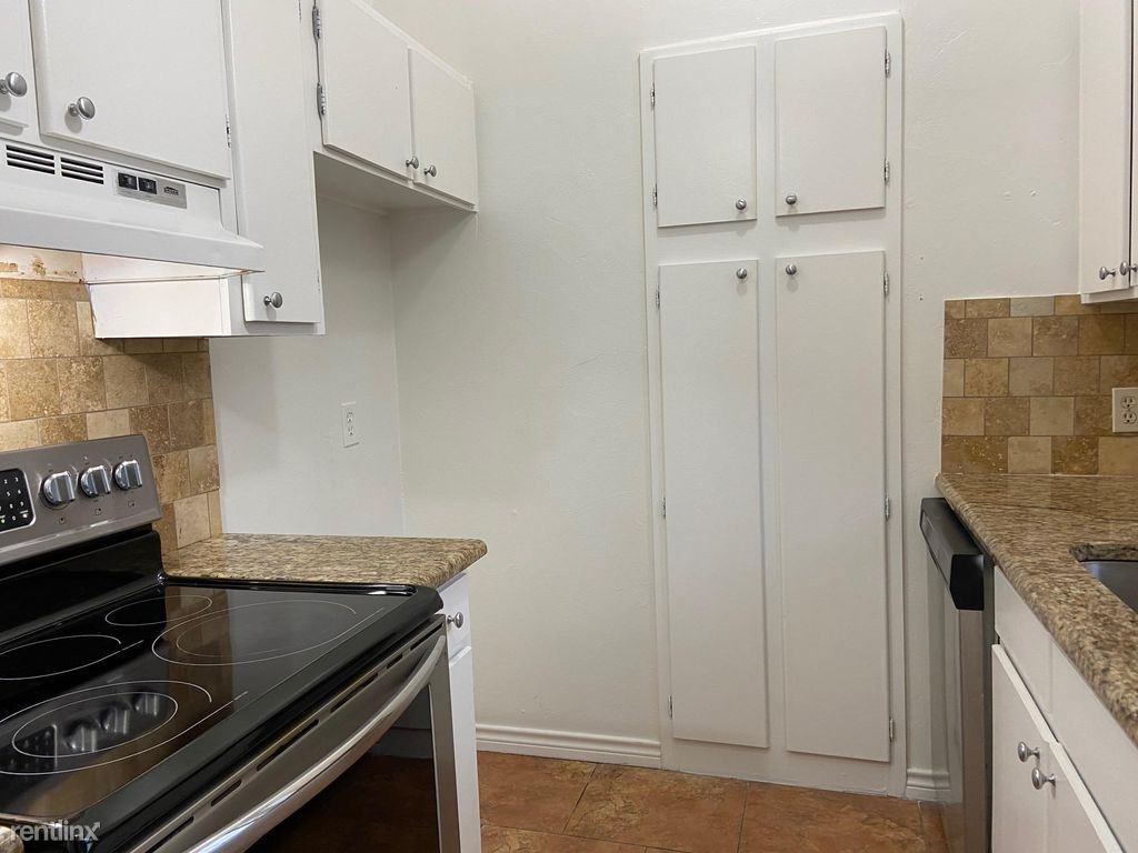 1440 Weiler Blvd - Photo 3 of 10