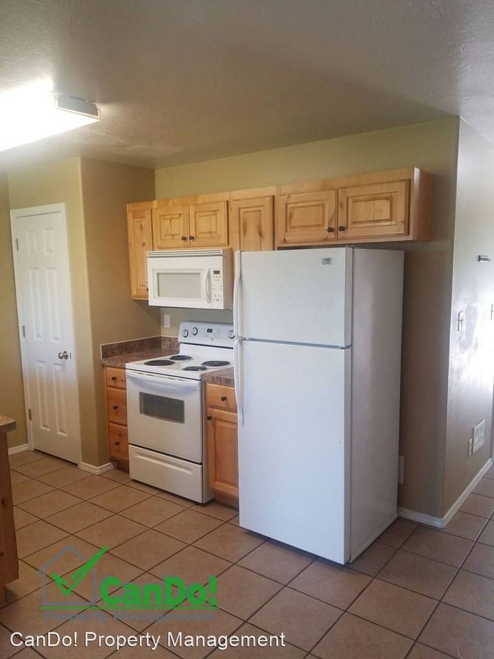 145-195 Opal Court - Photo 2 of 14