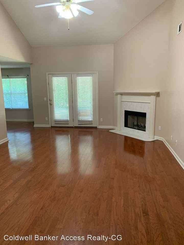 114 Chapel Dr - Photo 3 of 35