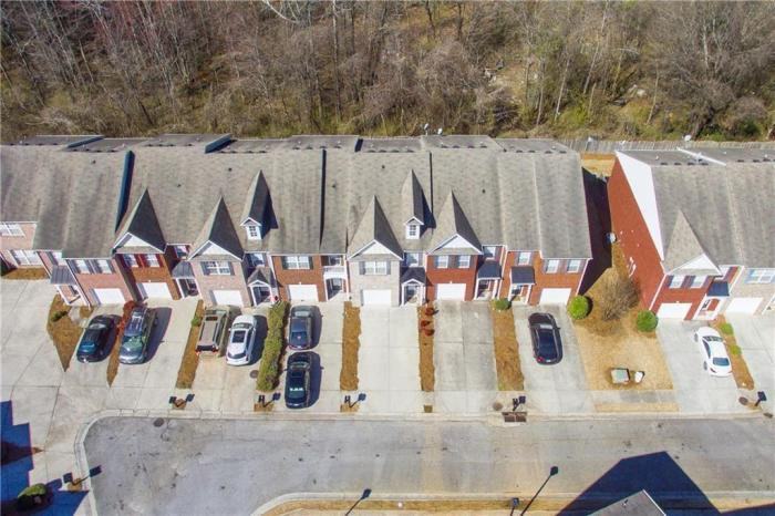 2230 Hawks Bluff Trl - Photo 2 of 25