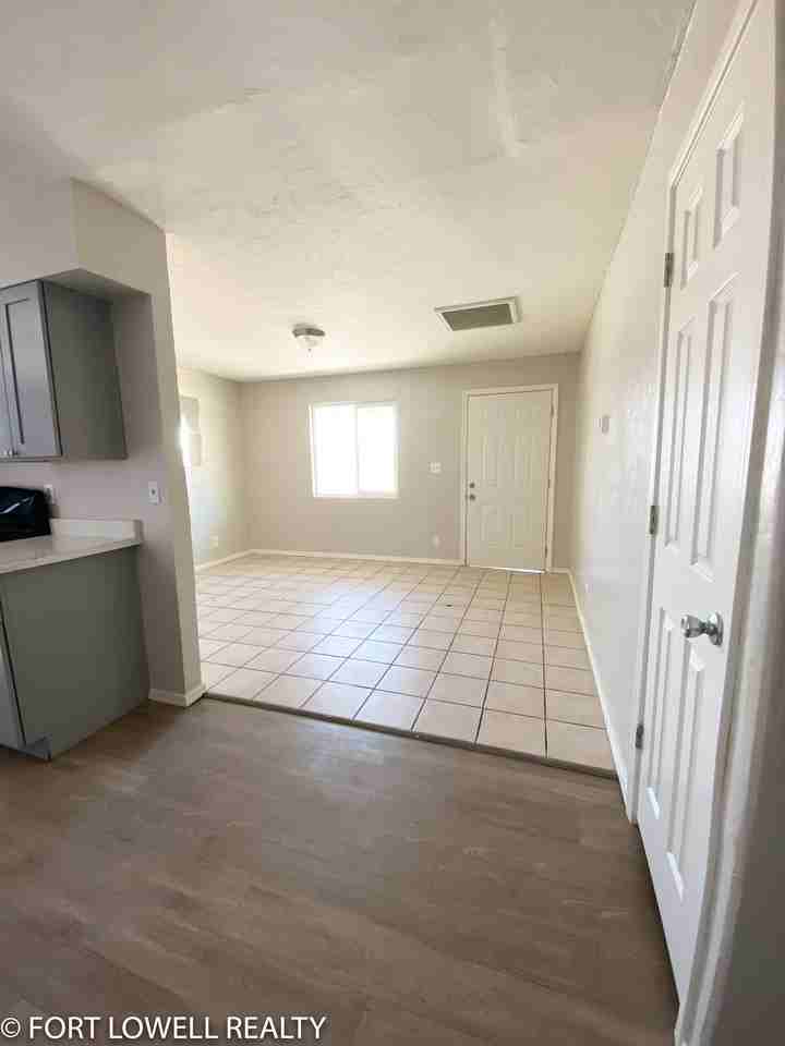 2331 E Pueblo Ave - Photo 2 of 13