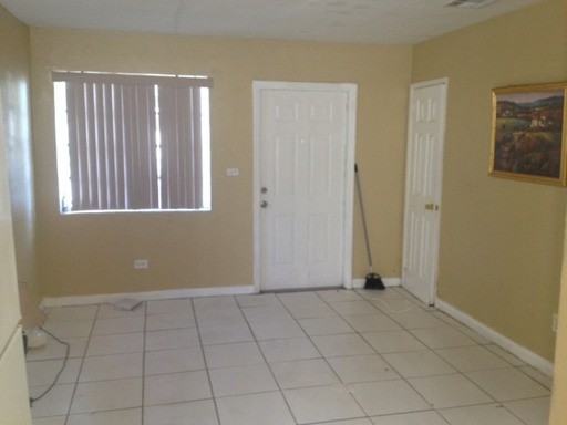 2316 NW 14th Ct - Photo 3 of 11