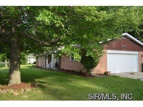 117 W Poplar St - Photo 2 of 8