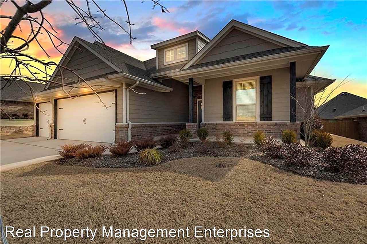7924 Mimosa Dr - Photo 2 of 24