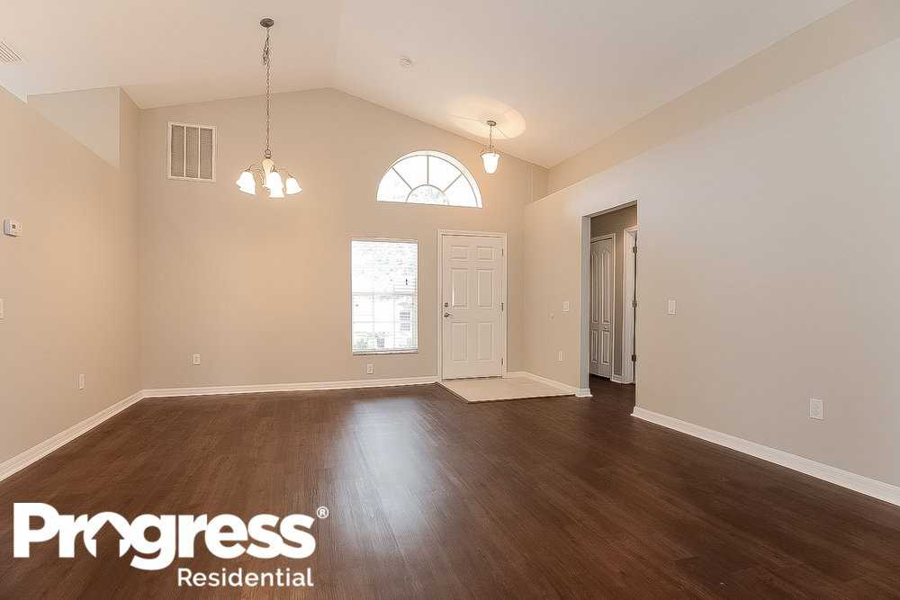 7912 Merchantville Cir - Photo 3 of 14