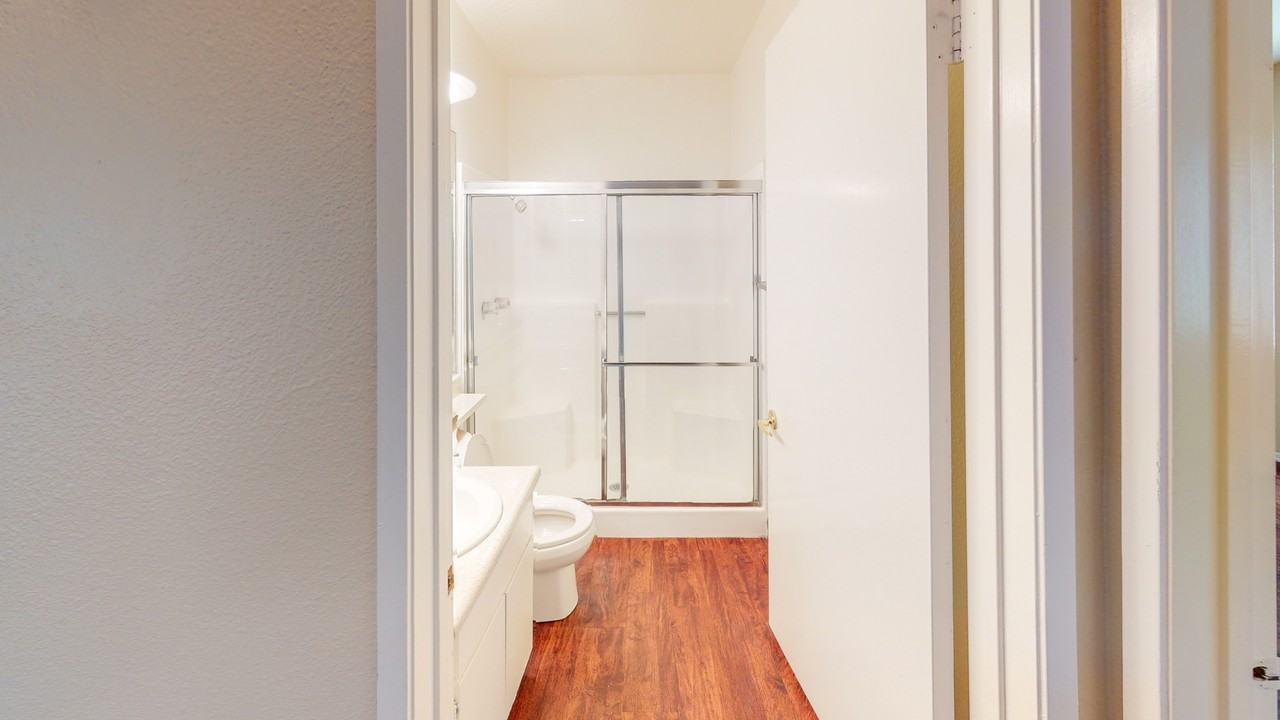 Kester Apartments - Photo 7 of 44