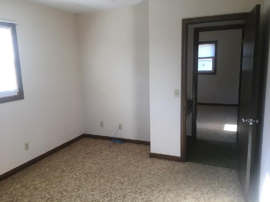 605 N Dirks St - Photo 2 of 10