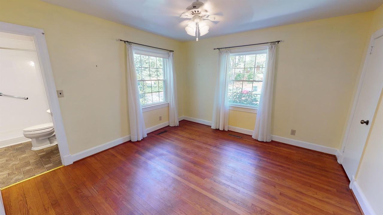 1946 Faculty Dr #1 - Photo 3 of 5