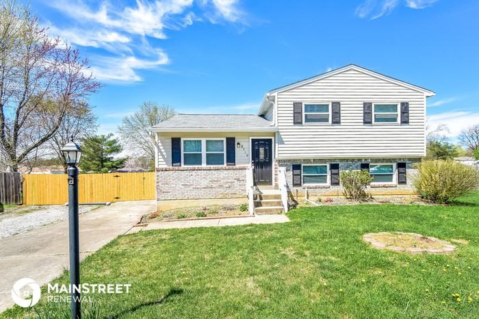 8719 Shadow Creek Way - Photo 2 of 18