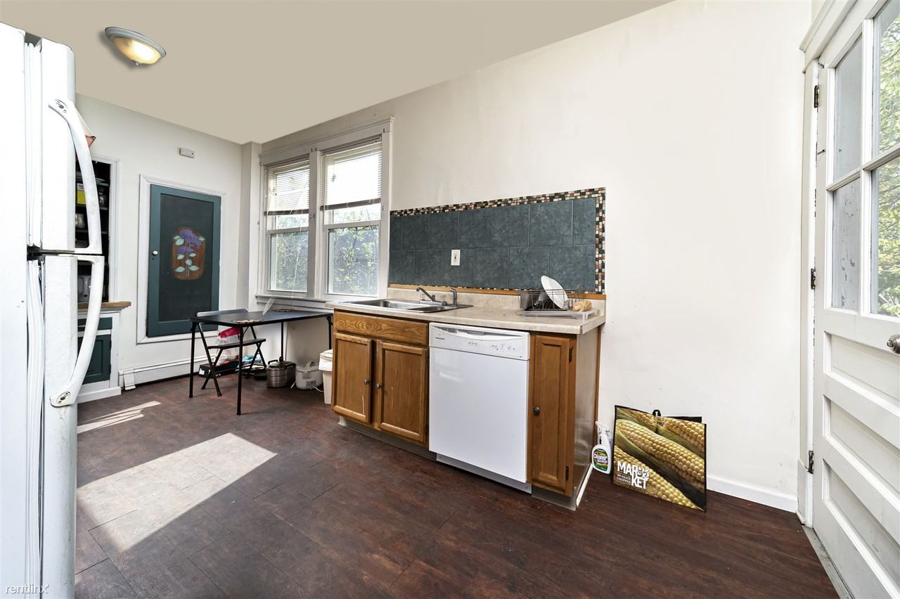 814 Lancaster St - Photo 2 of 21