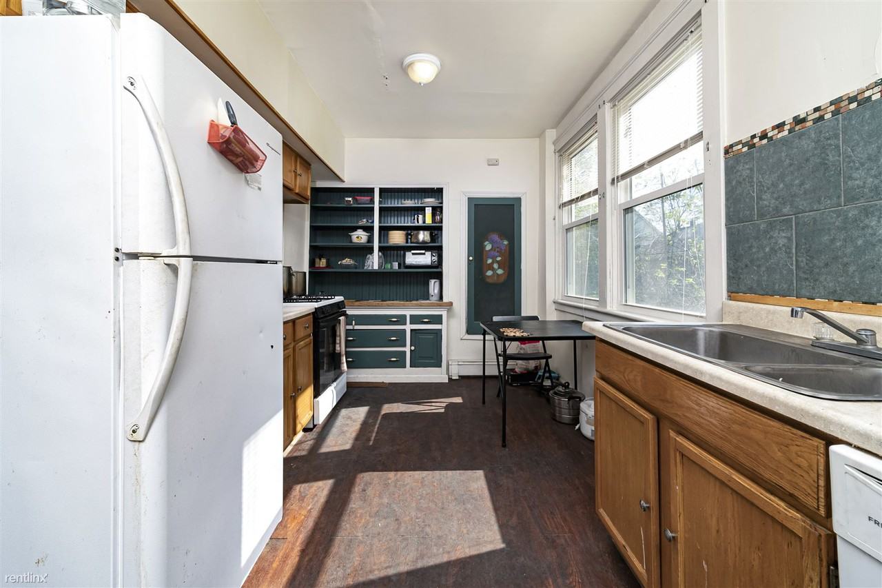 814 Lancaster St - Photo 3 of 21