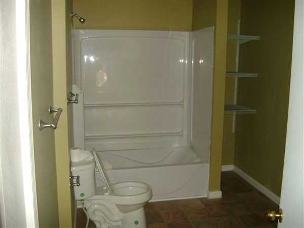 908 Cedar St - Photo 3 of 10