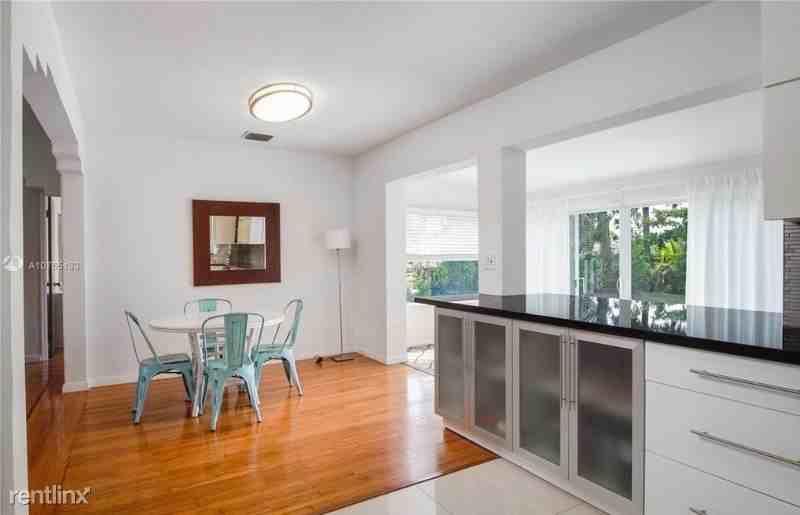 28 Roberts St - Photo 3 of 10