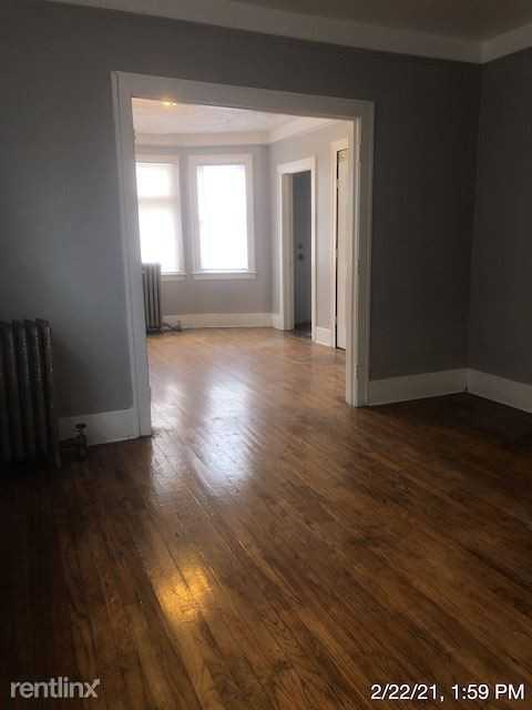 5380 Maxwell St Uppr - Photo 3 of 6