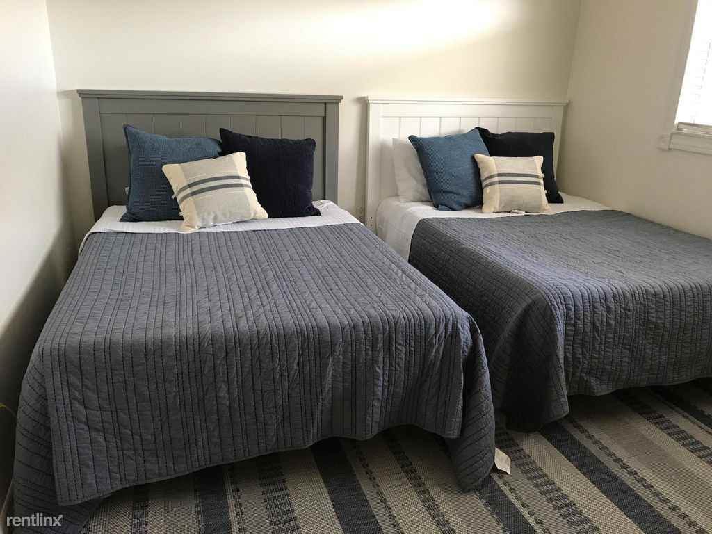 6300 Flotilla Dr - Photo 3 of 10