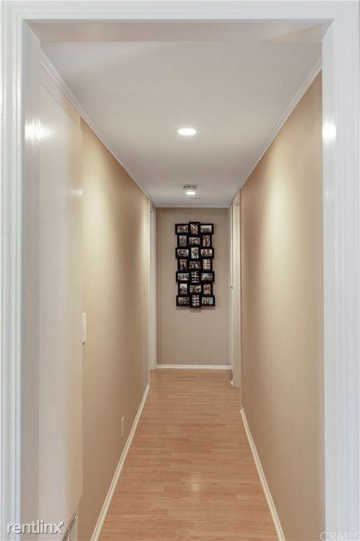 229 W Wilson St - Photo 2 of 20
