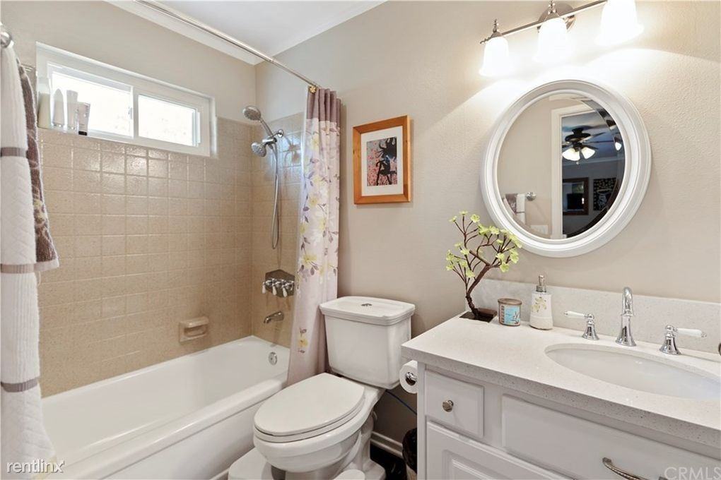 229 W Wilson St - Photo 3 of 20