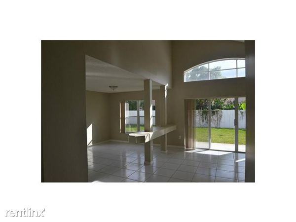 18776 NW 23rd St - Photo 2 of 10