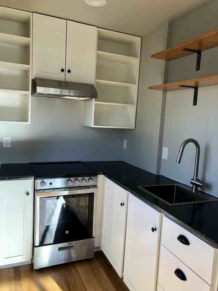 2714 Russell St - Photo 2 of 11