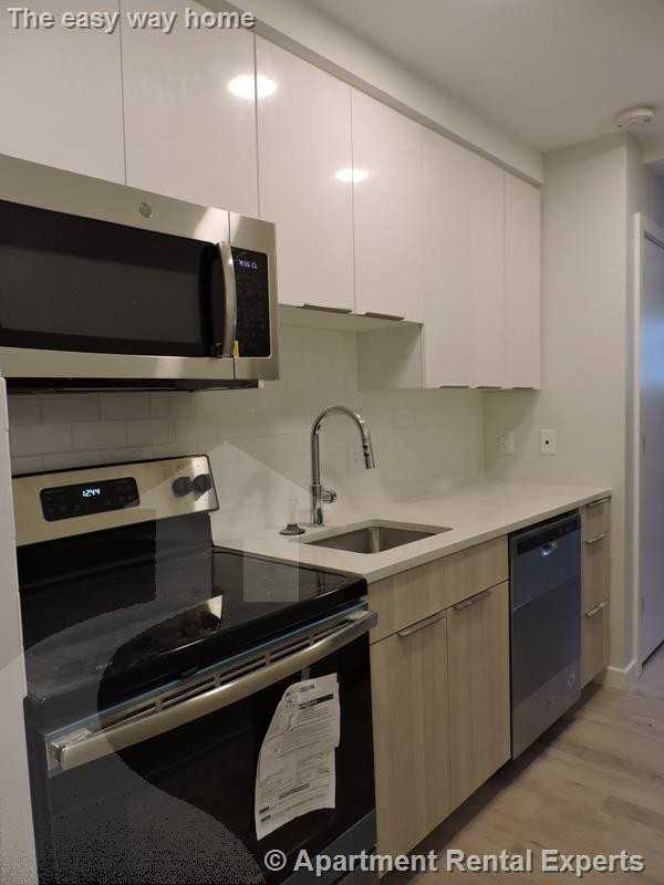 10 Soden St #006 - Photo 2 of 8