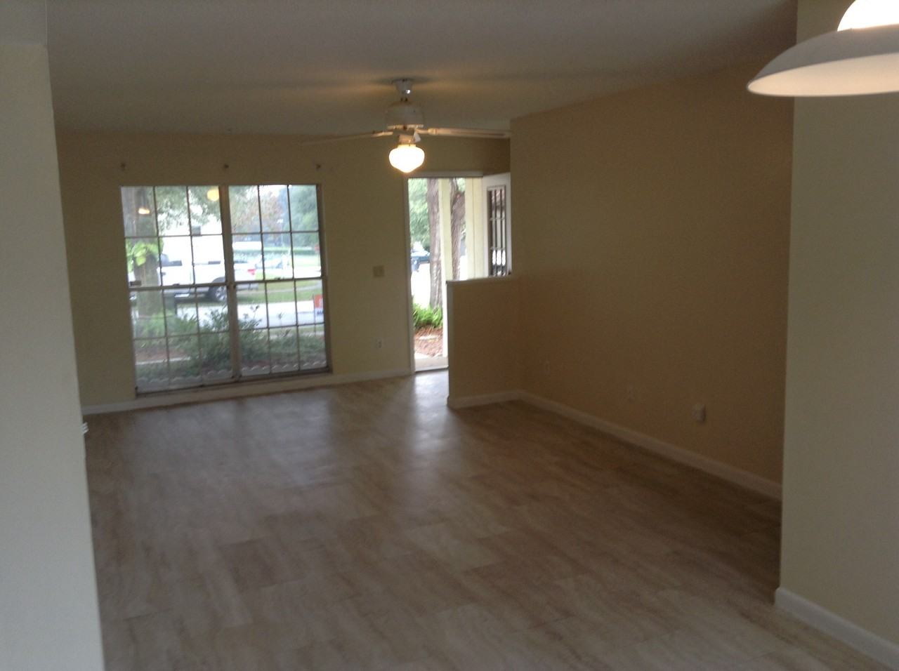 424 Regal Park Dr - Photo 3 of 12