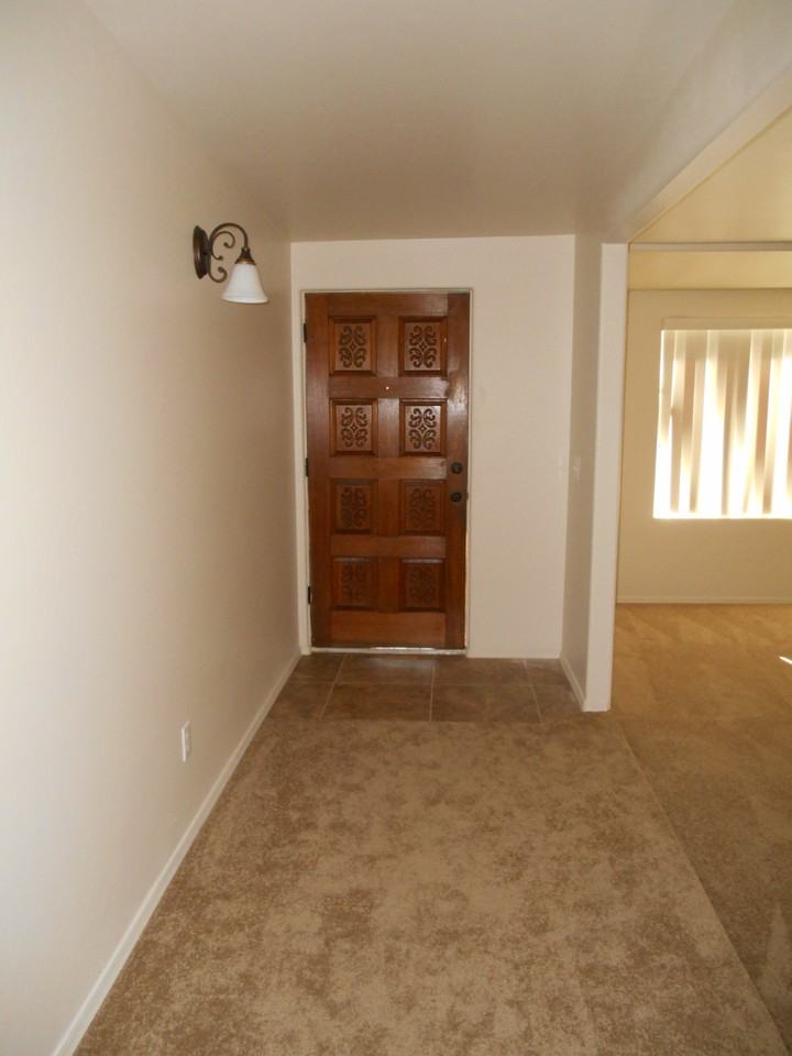 4341 S Boxwood Ave - Photo 2 of 16