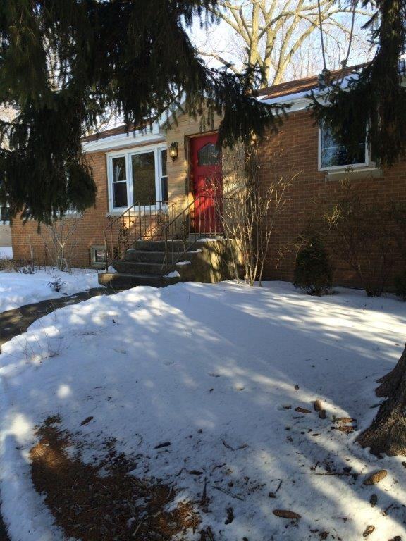 49 Woodcrest Dr - Photo 2 of 32