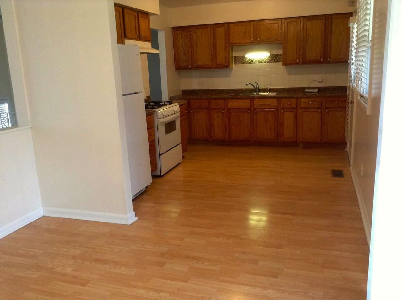 17113 Locust Dr - Photo 3 of 13