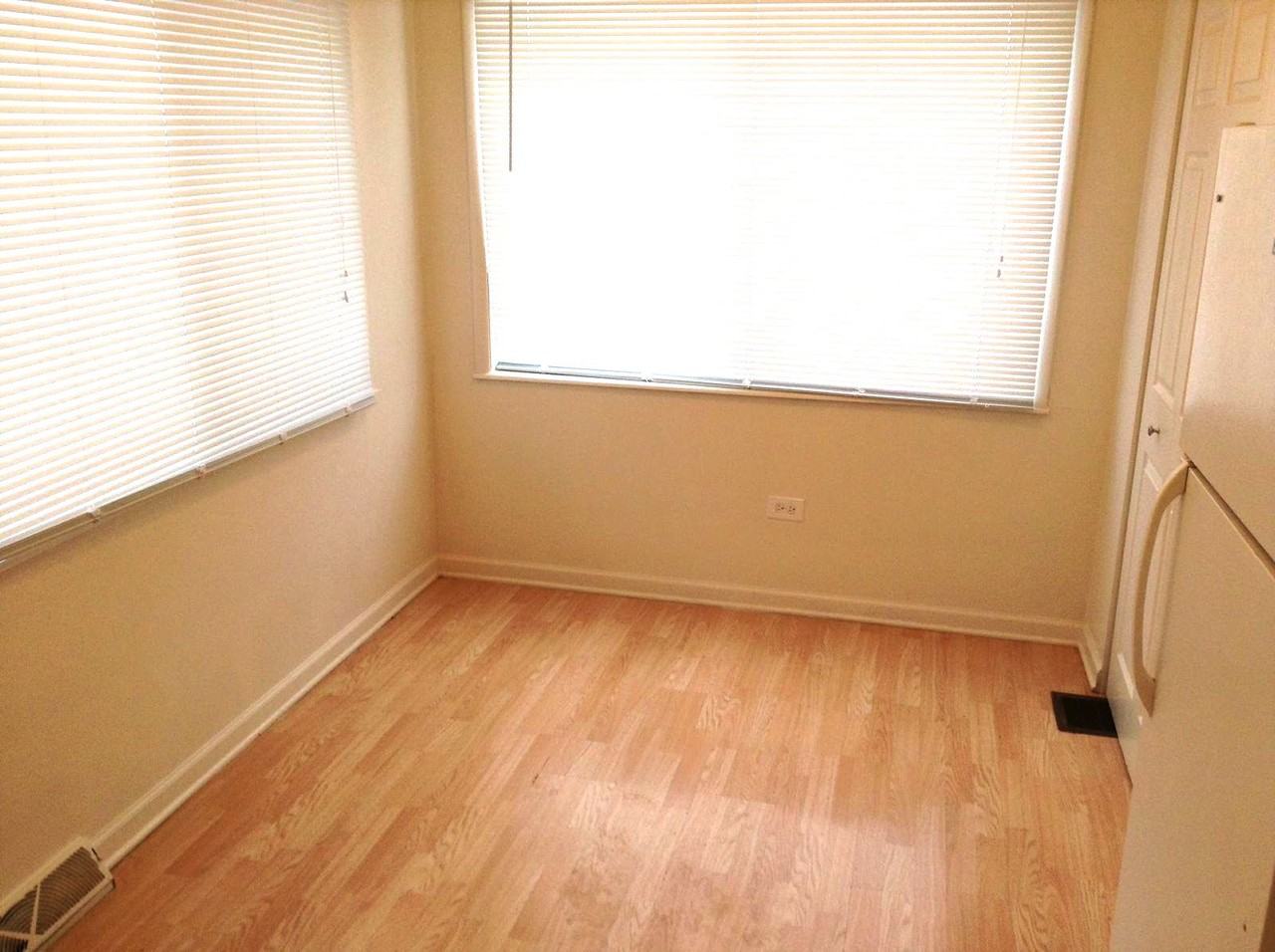 130 N Cedar Ln - Photo 3 of 11