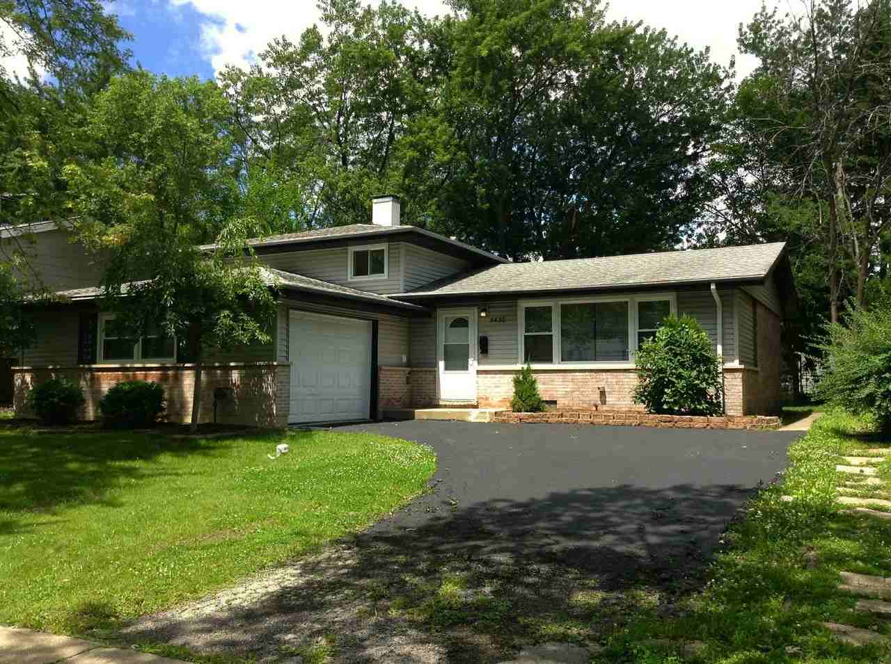 3430 Maple Ln - Photo 2 of 15