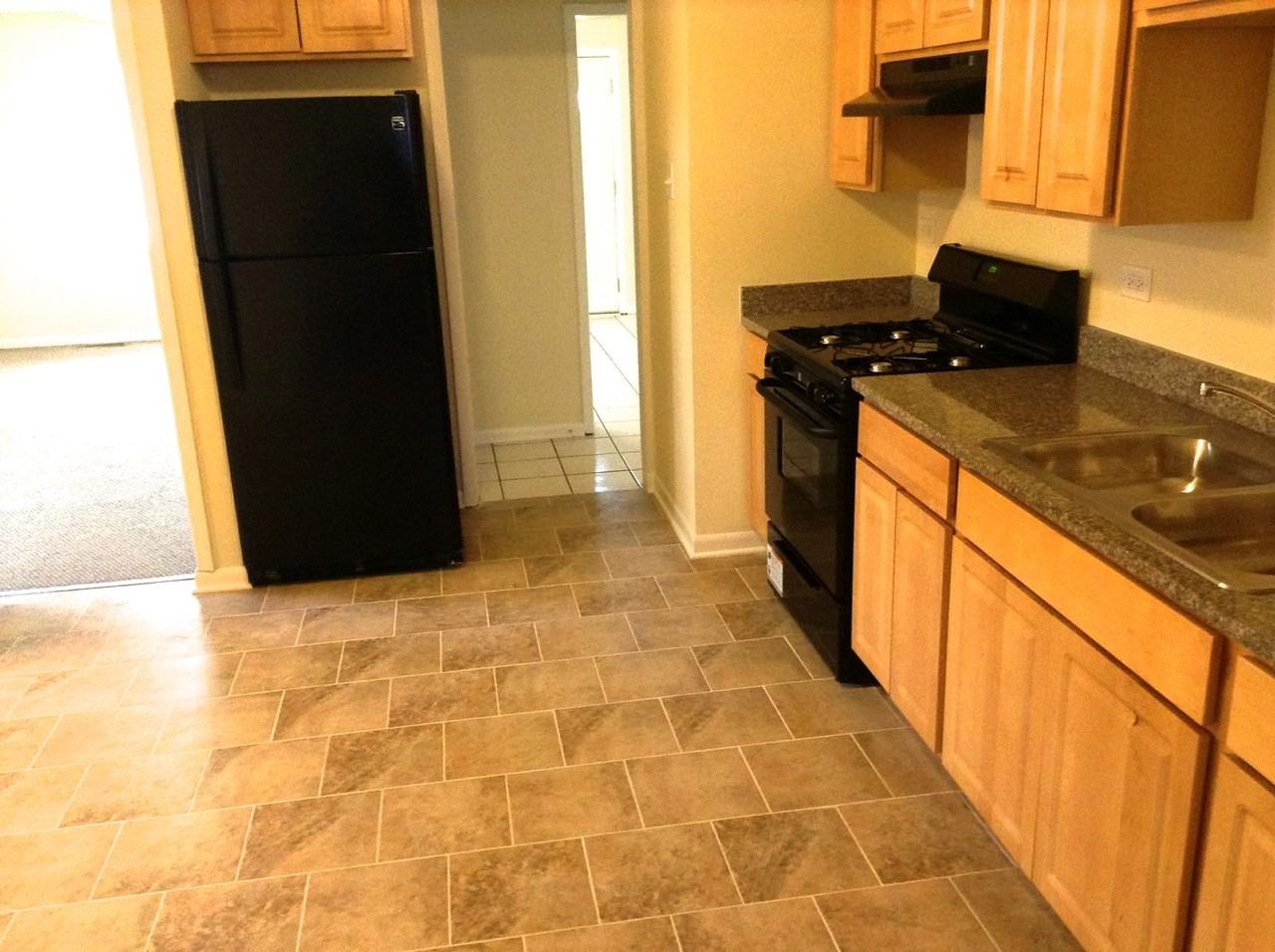 17314 Henry St - Photo 3 of 14