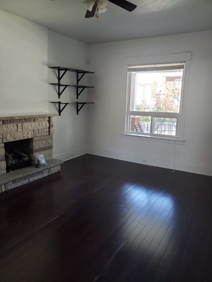 2 Bedroom Main Floor Well Maintained, Nice Community - Photo 3 of 16