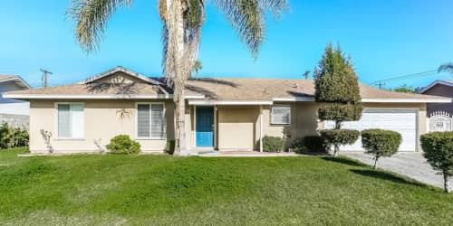 5713 Wisteria Dr - Photo 2 of 29