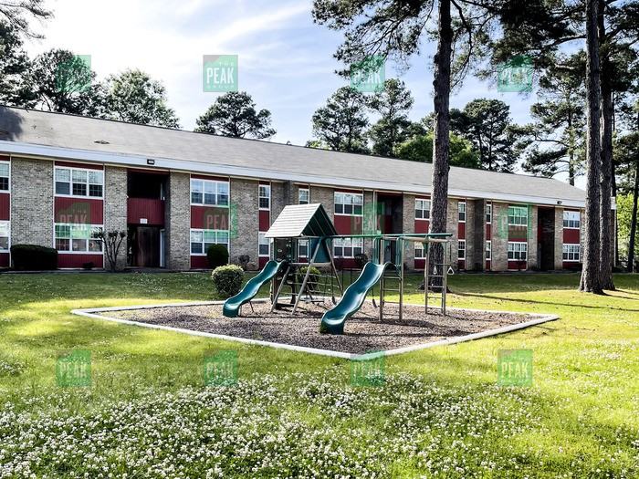 523 Redwater Rd 50, Wake Village, TX 75501 3 Bedroom Apartment for