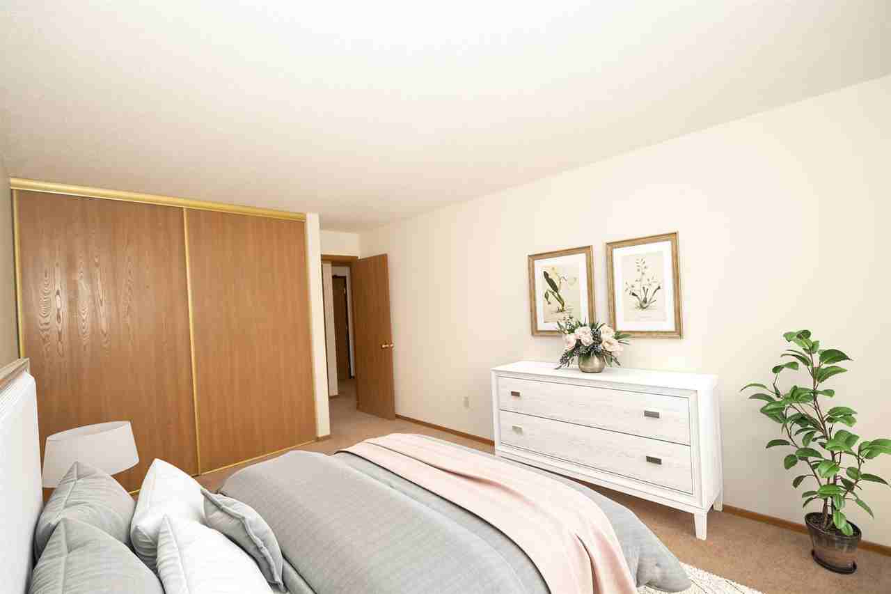 Lynn Court - Photo 2 of 6