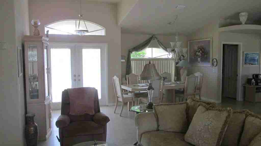 1404 Southeast 35th Street #1 - Photo 5 of 27