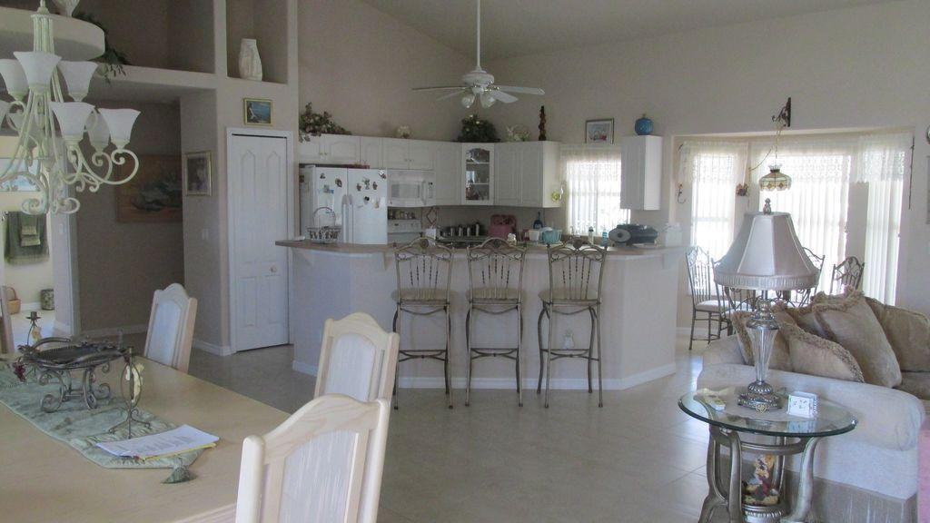 1404 Southeast 35th Street #1 - Photo 7 of 27