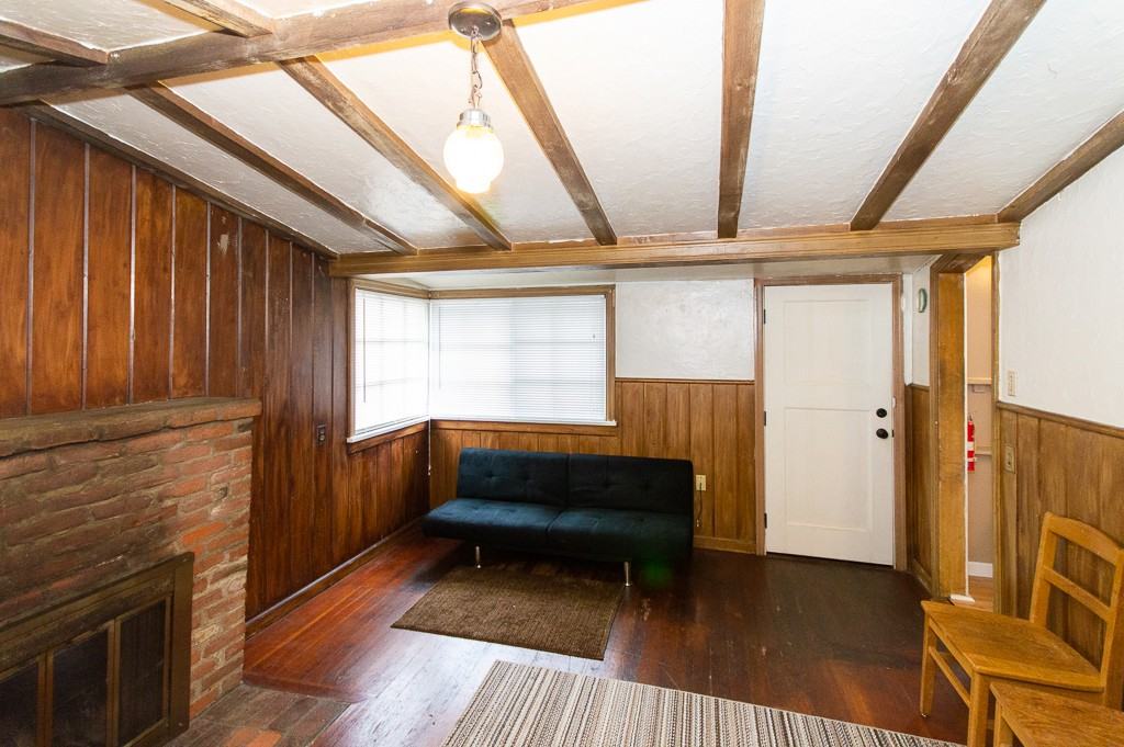 457 457 SW Washington - 8 #8 - Photo 4 of 17