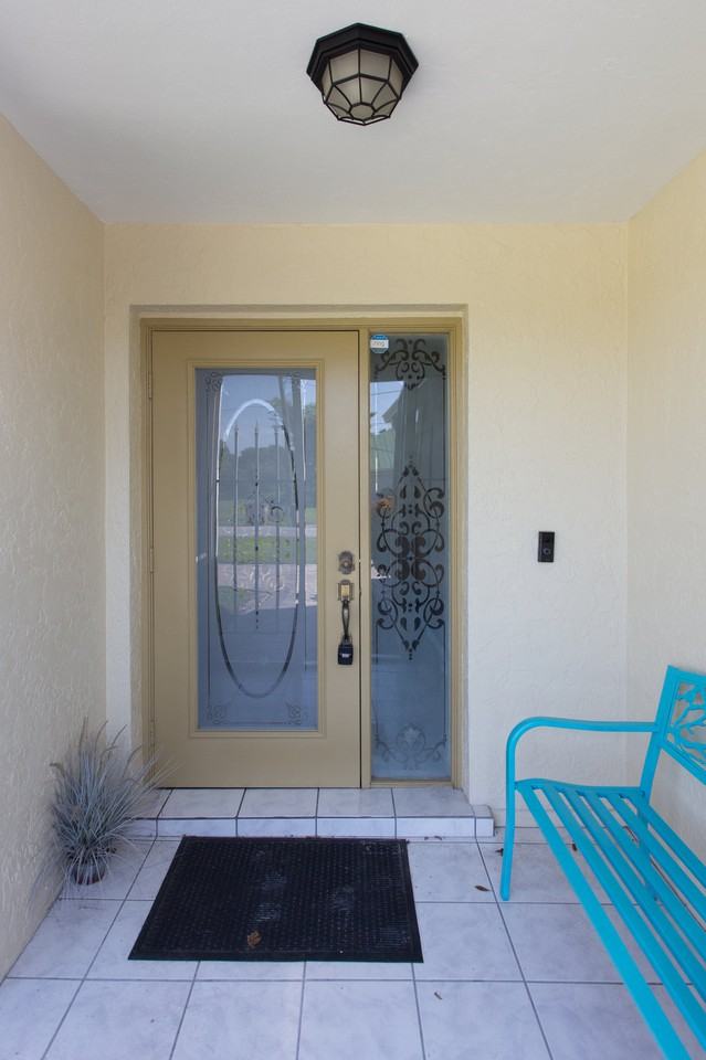 223 Southwest 42nd Street #1 - Photo 5 of 50