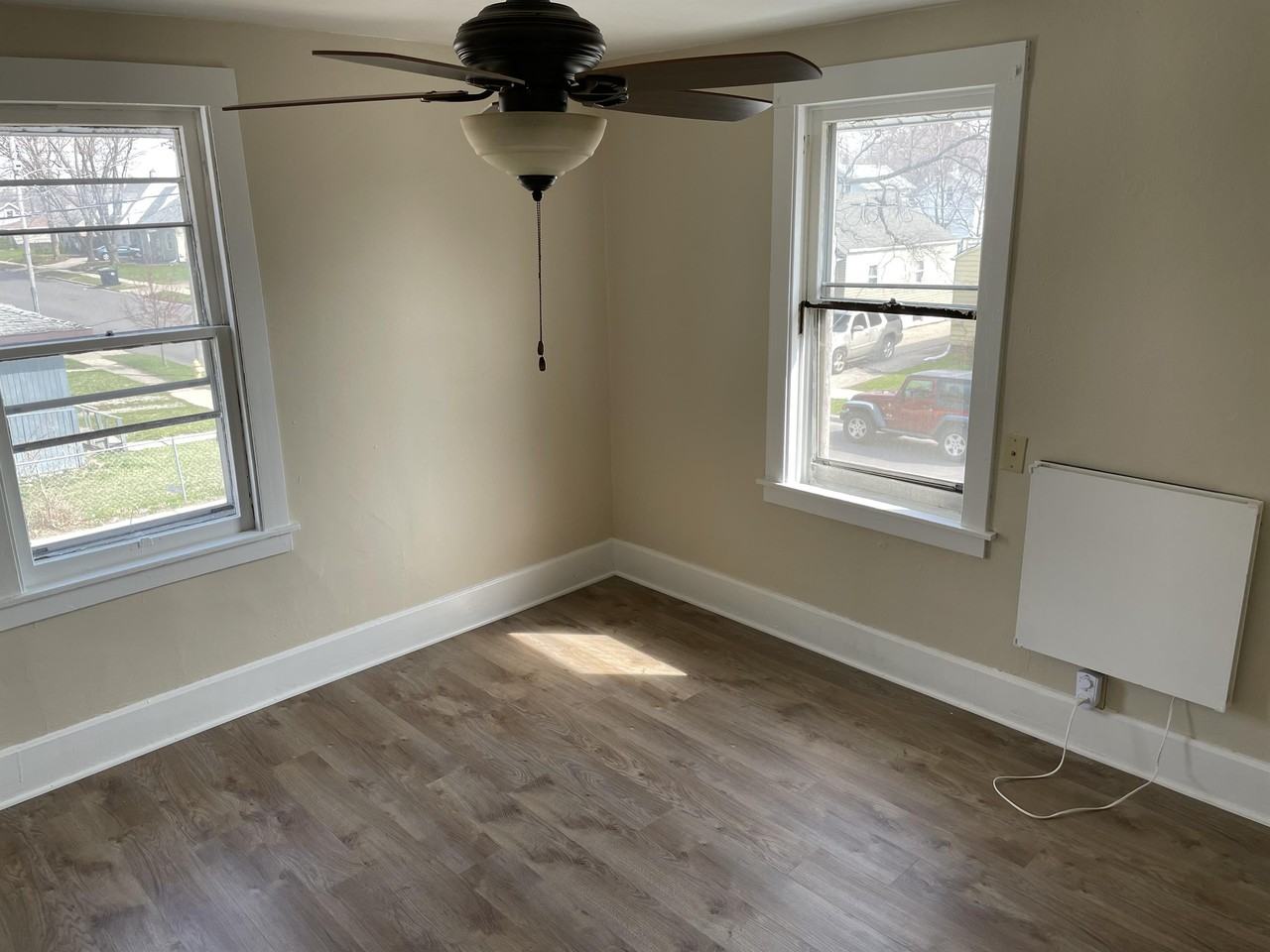 1628 Dewey Ave #1 - Photo 2 of 6