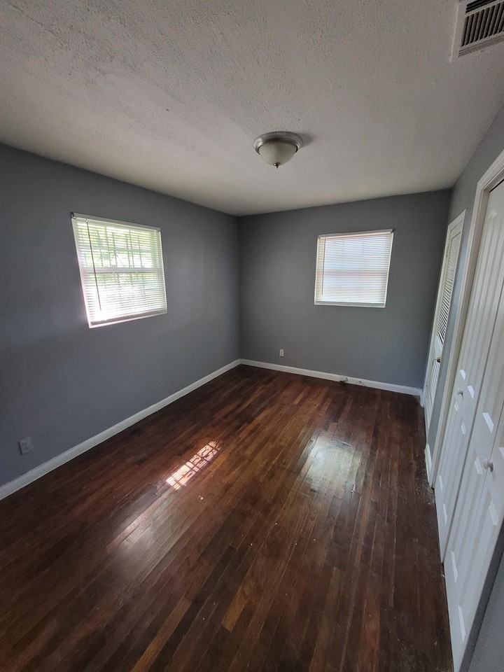 240 Wadley St Nw #1 - Photo 2 of 7