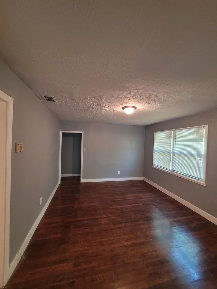 240 Wadley St Nw #1 - Photo 5 of 7