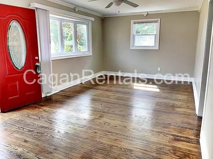 303 N 2nd St - Photo 3 of 14