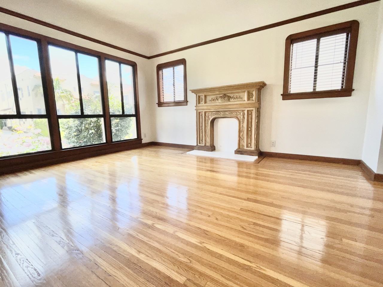 543 N Spaulding Ave #1 - Photo 2 of 9