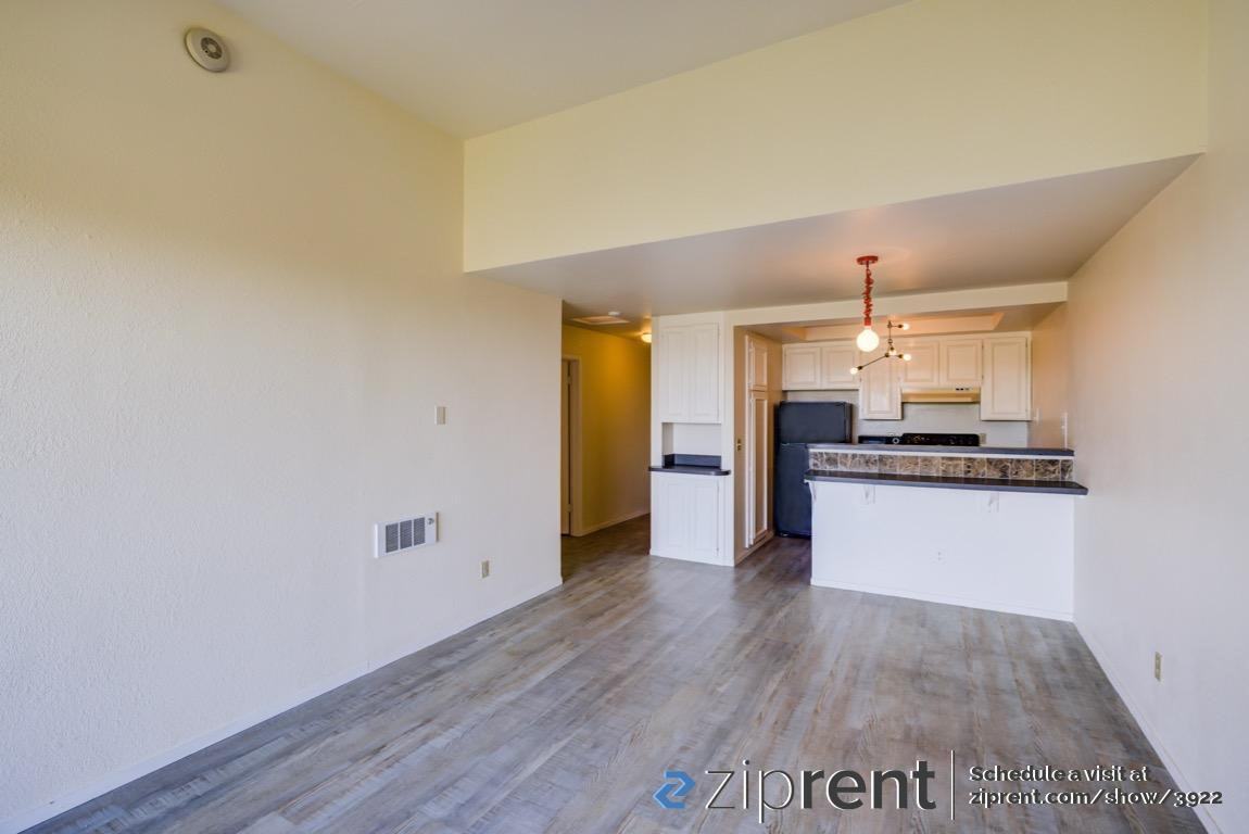 558 Seaver Dr - Photo 2 of 21