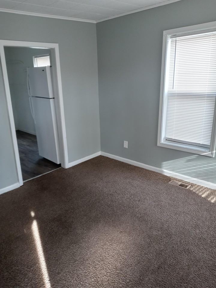 11319 Chalmers Ave #1 - Photo 2 of 7