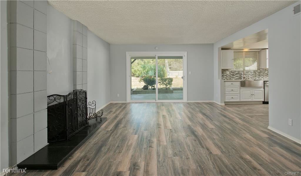 16737 Pineridge Dr - Photo 3 of 10