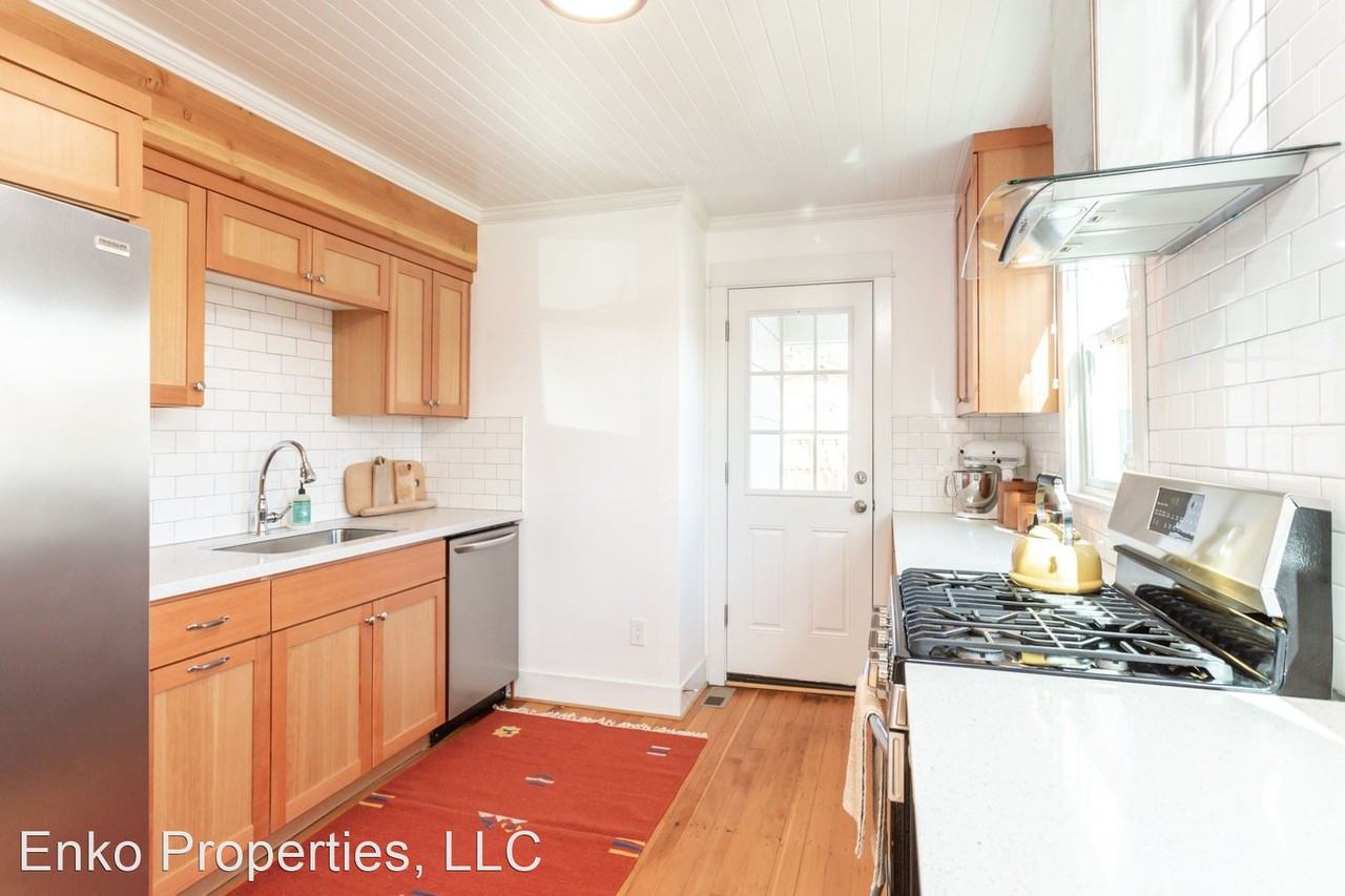 2205 Se Umatilla St - Photo 2 of 14