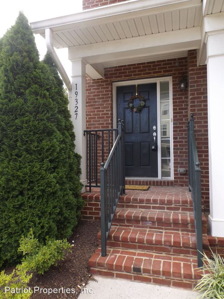 19327 Diamond Lake Dr - Photo 2 of 24